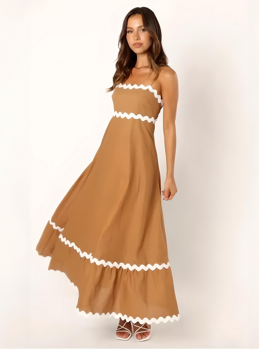 Sonnenverkleidetes gestreiftes Maxikleid