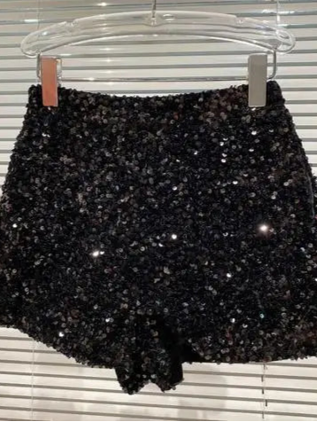 Shorts de festa com lantejoulas