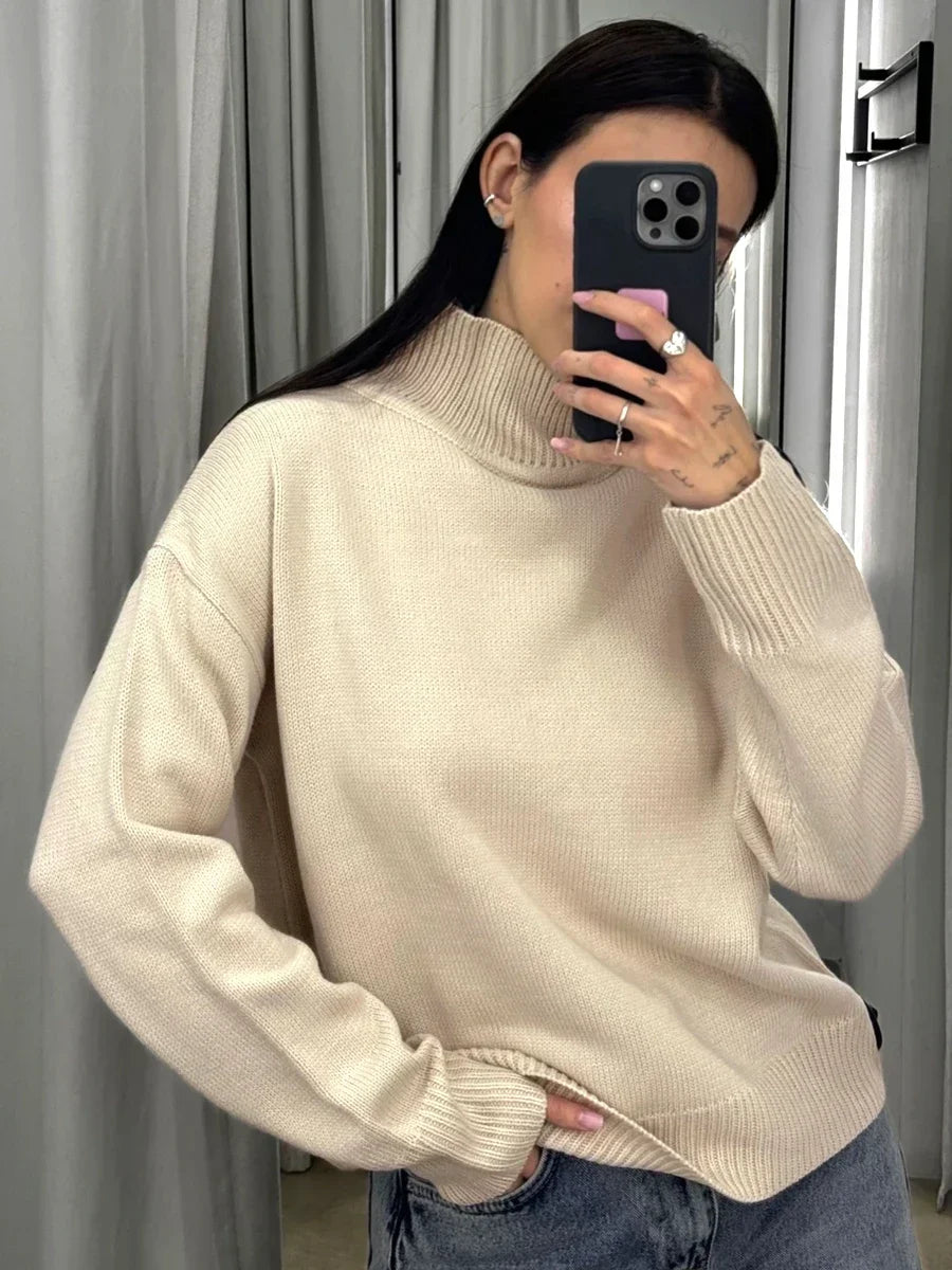 Women's Oversize Winter Vintage Turtleneck