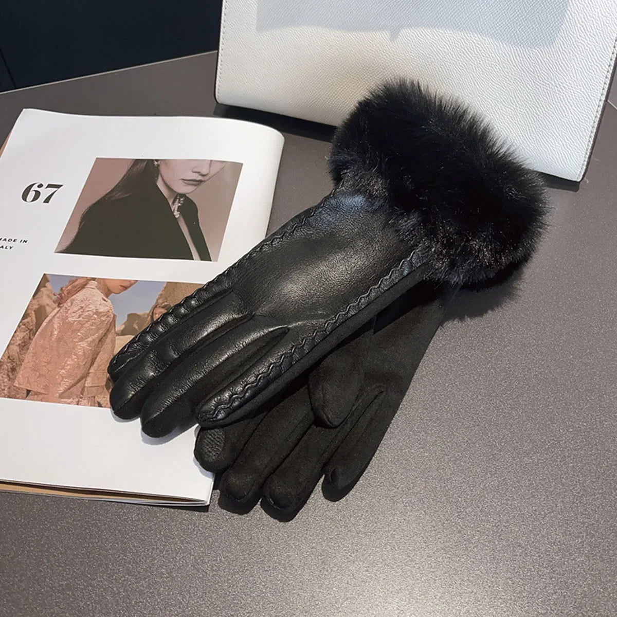 Gants en cuir de luxe avec garniture en fourrure