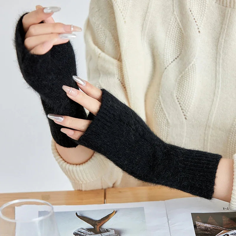 Fingerlose Strickhandschuhe