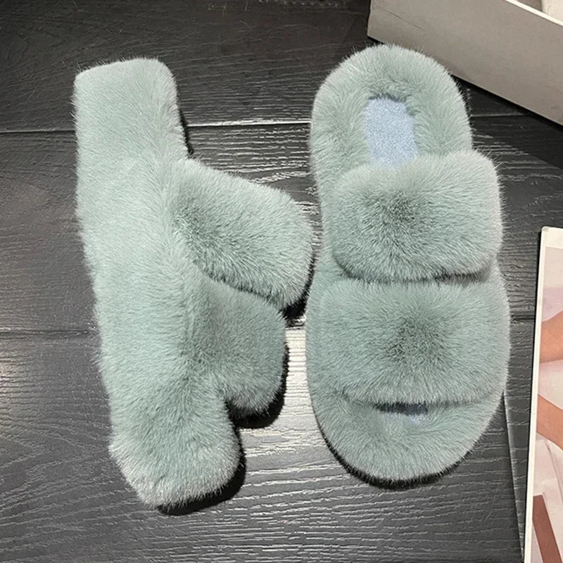 Lussuose pantofole di peluche