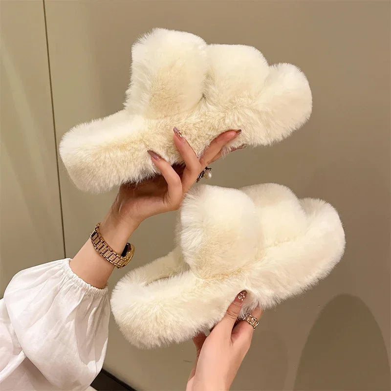 Lussuose pantofole di peluche