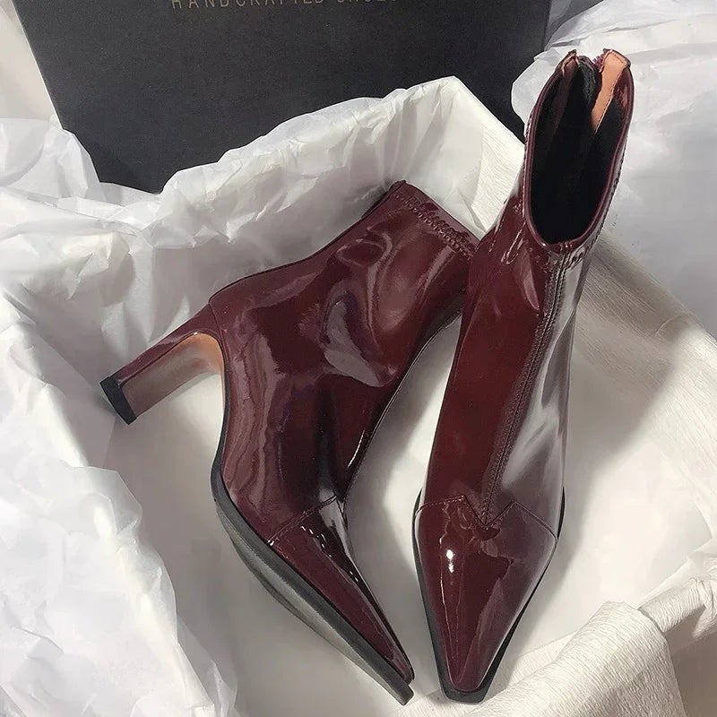 Bottines en cuir breveté bordeaux