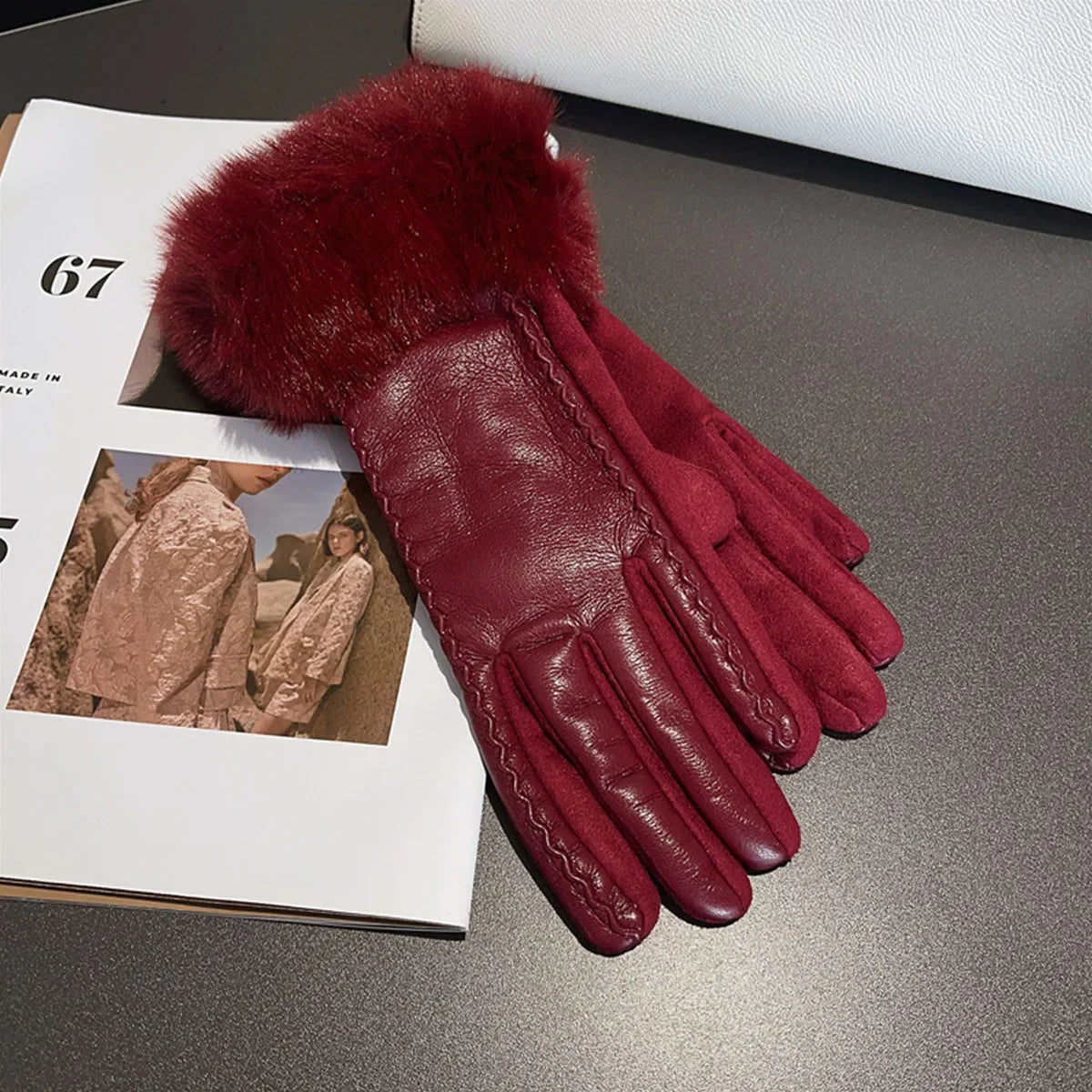 Gants en cuir de luxe avec garniture en fourrure